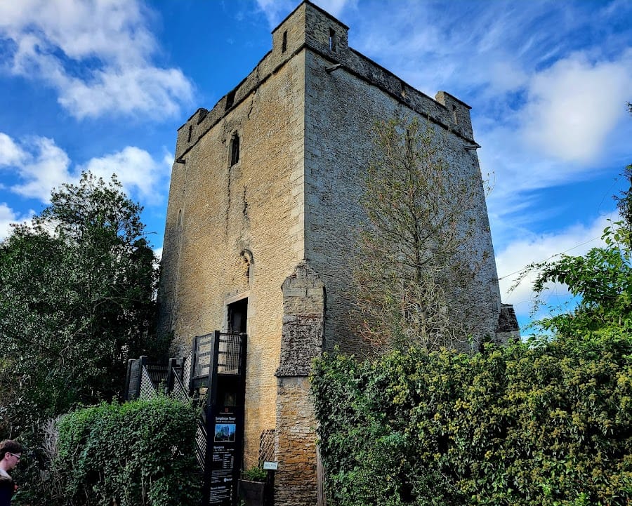 English Heritage - Longthorpe Tower