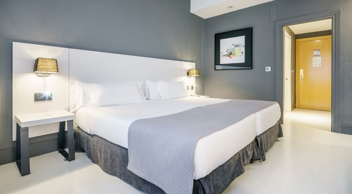 Hotel ILUNION Bilbao photo 4