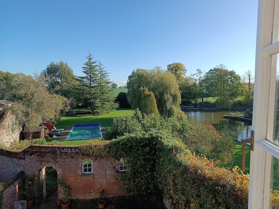 Starborough Manor