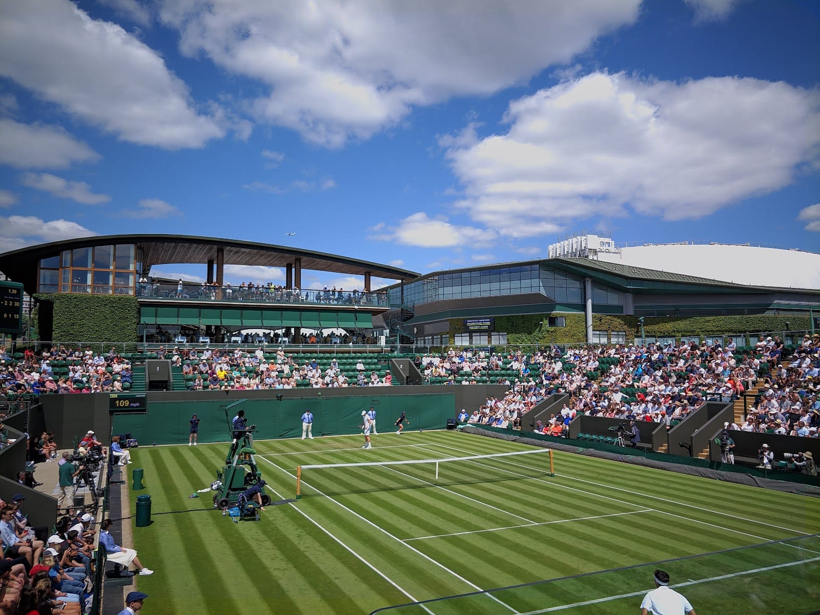 Watch the Wimbledon final on Henman Hill — the £8 ground pass that beats £4,000 — photo