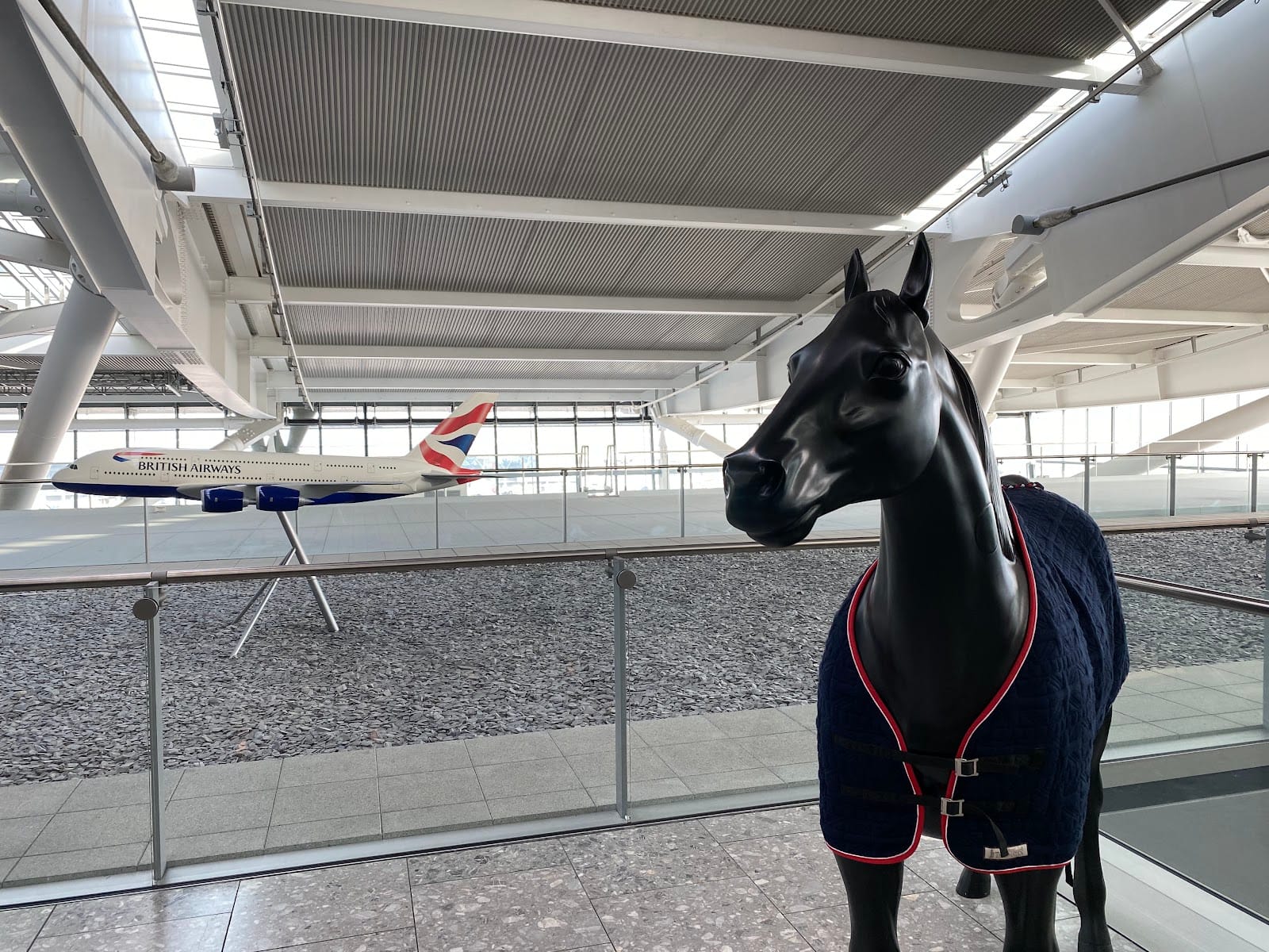 Best UK travel cards 2026: business + personal, no-FX, rewards, lounge access — photo