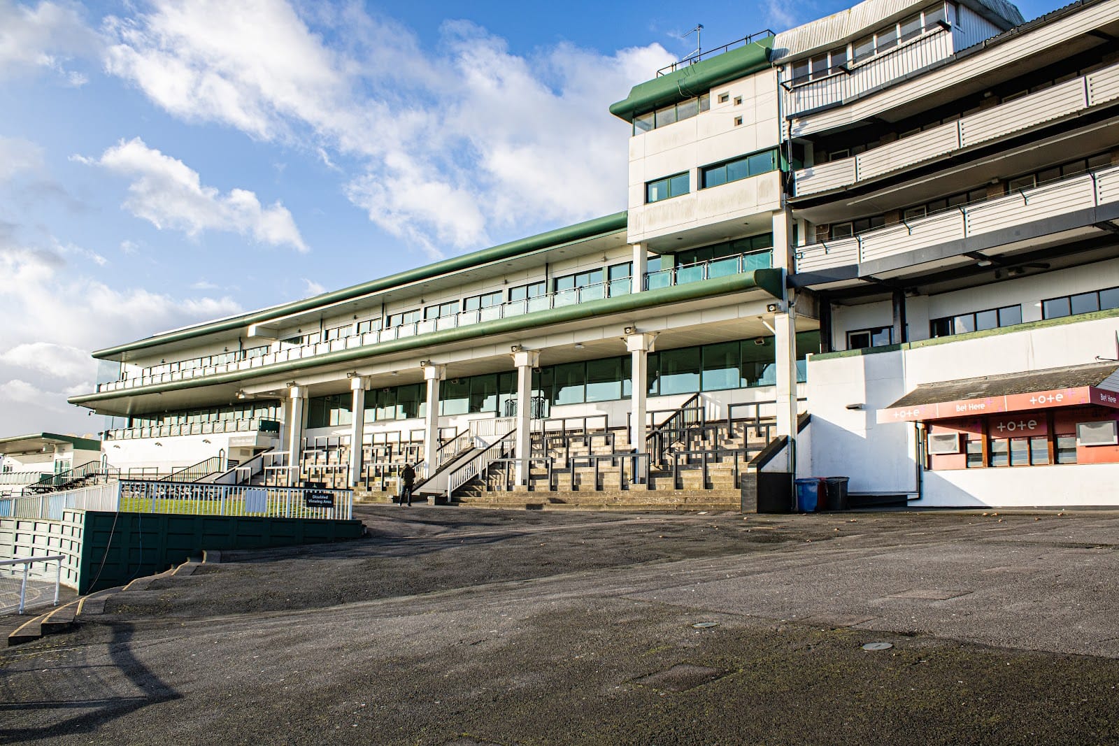 UB40 ft. Ali Campbell at Chepstow Racecourse — photo