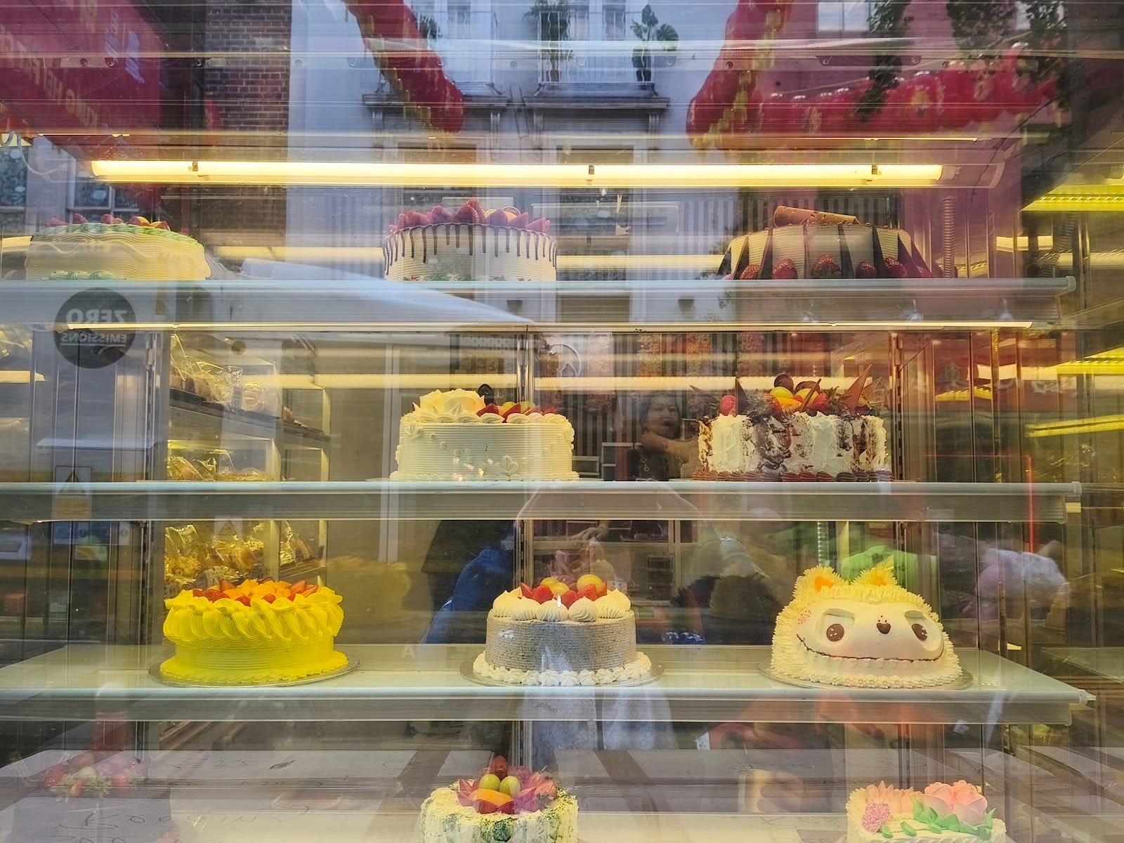 Eat dim sum then catch a West End musical — the perfect London Saturday — photo