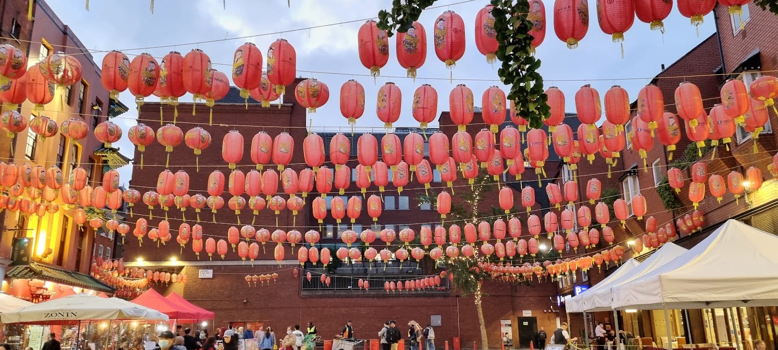 Eat dim sum then catch a West End musical — the perfect London Saturday — photo