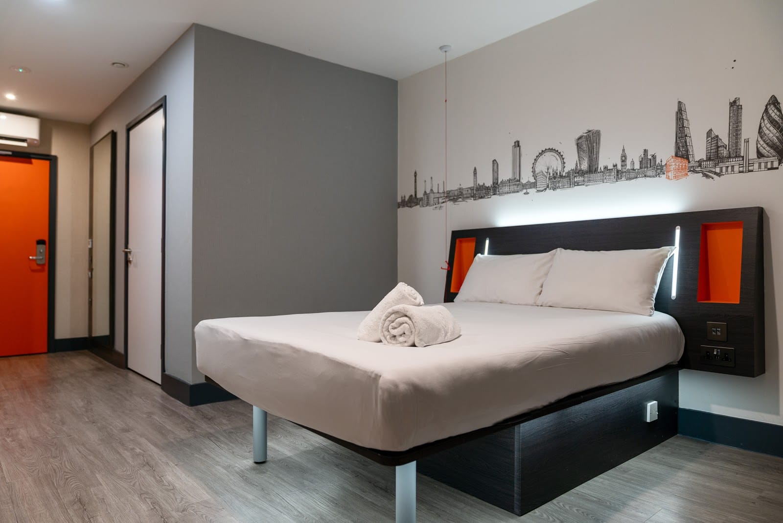 Save 20% on easyHotel rooms across UK — photo