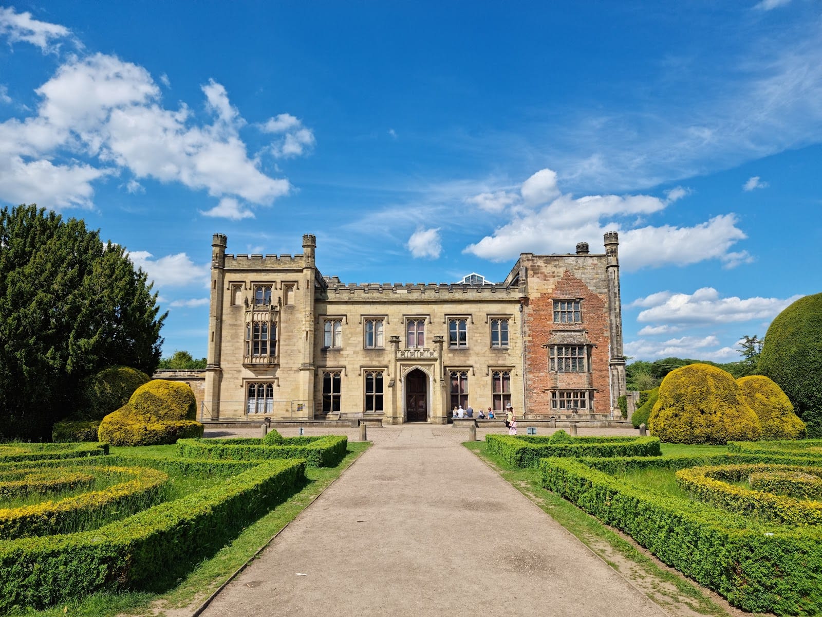 GirlyPop Fest at Elvaston Castle, Derby – Pop tributes in the grounds — photo