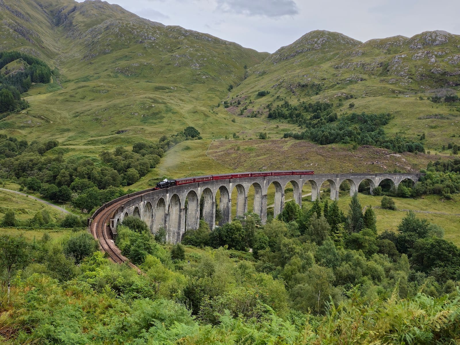 See Harry Potter platform 9¾ then ride a real Hogwarts Express — Scotland's Jacobite 1