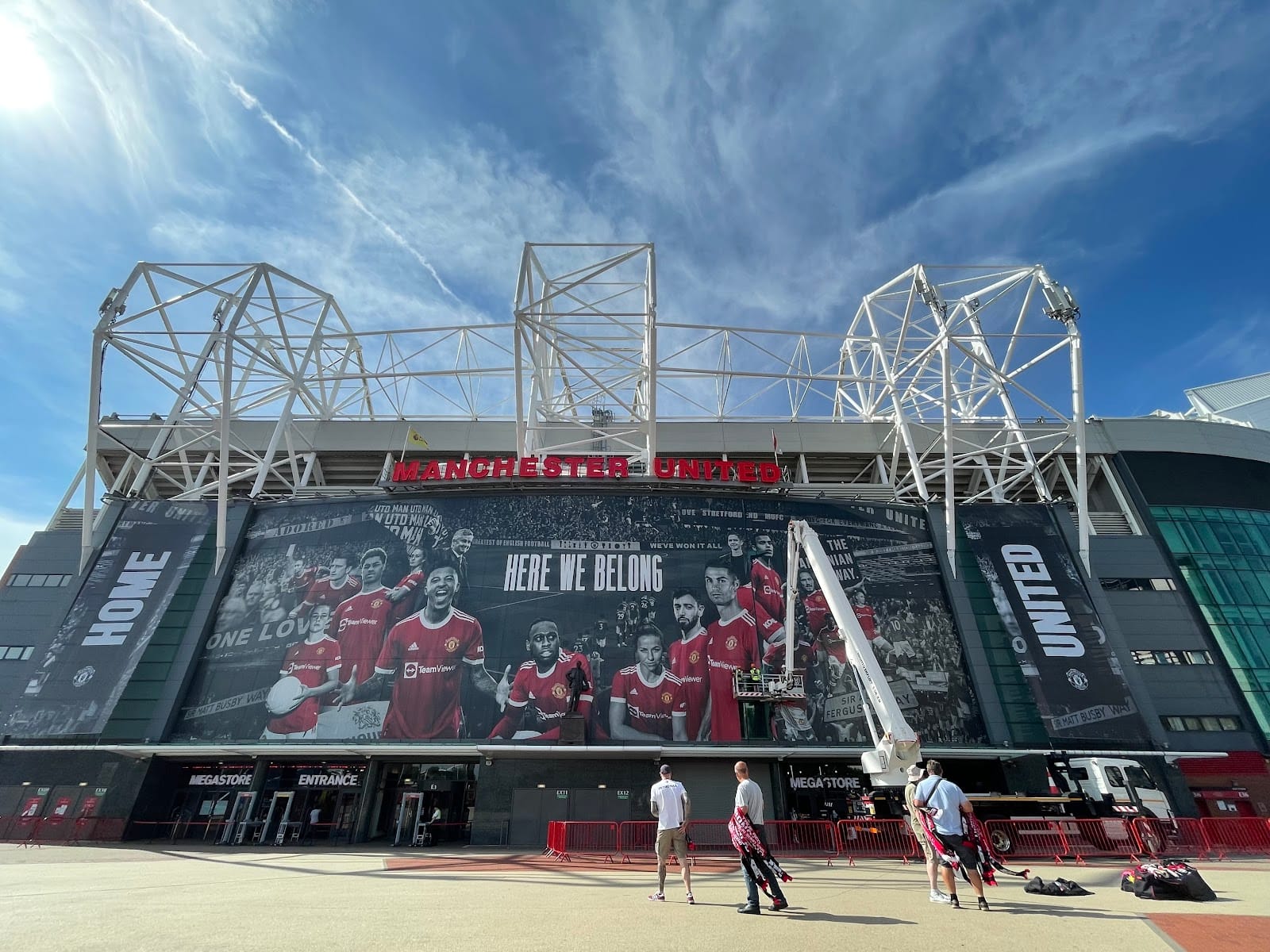 Old Trafford away-day guide: Manchester United matchday — photo
