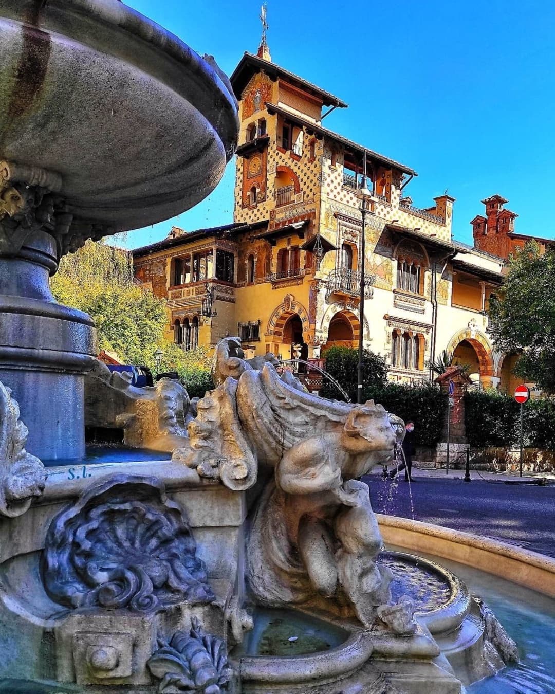 One-night Rome break in central 3-star hotel and flights — photo