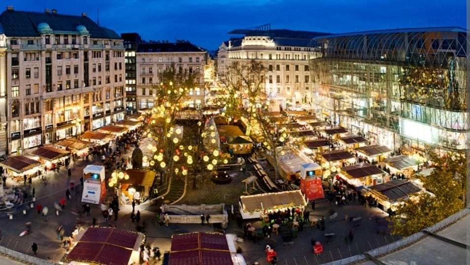 Budapest Christmas Markets: Vörösmarty Square + thermal bath wind-down — photo