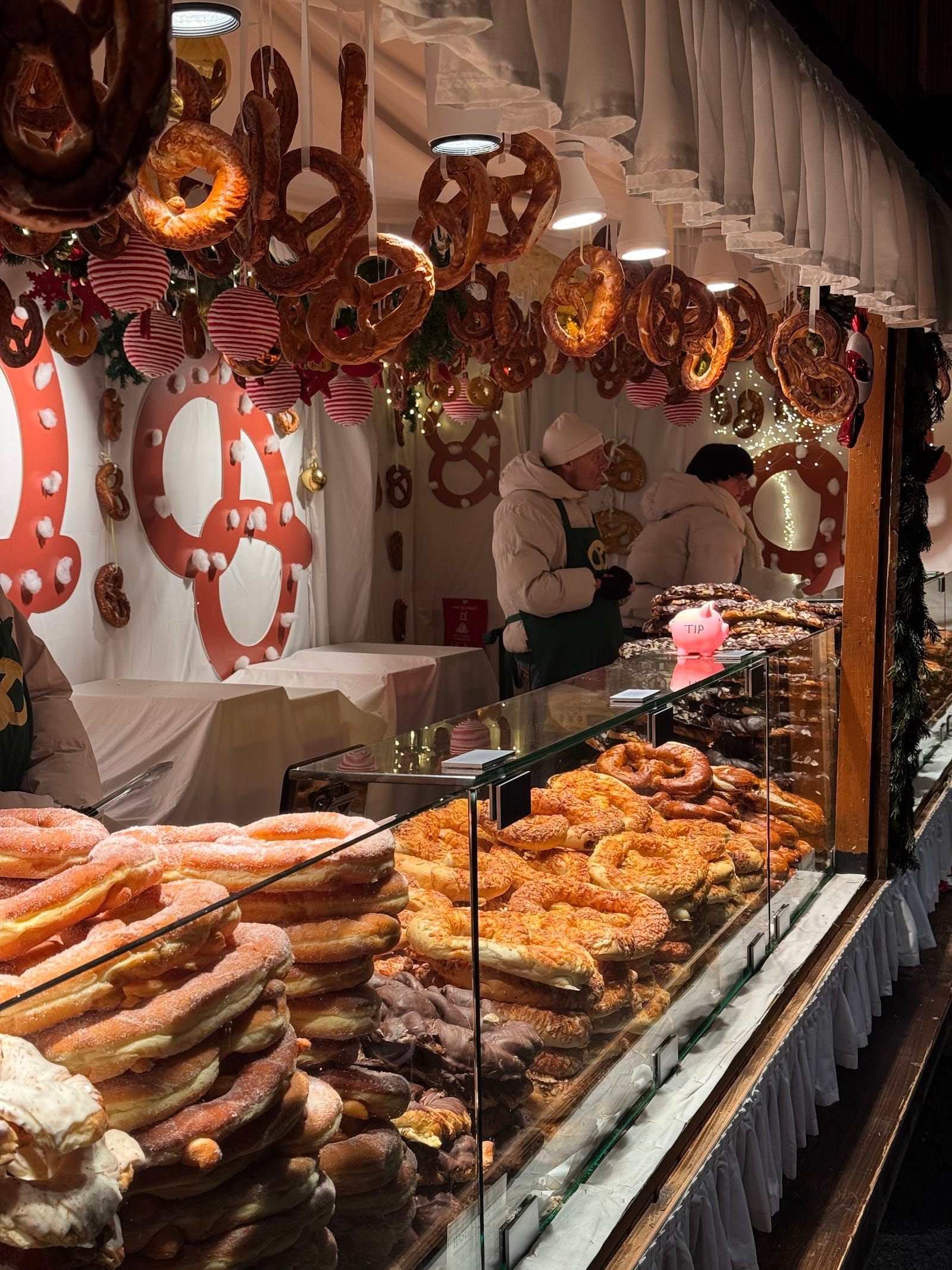 Vienna Christmas Markets 2026: Rathausplatz lights, Schönbrunn glühwein, all und — photo