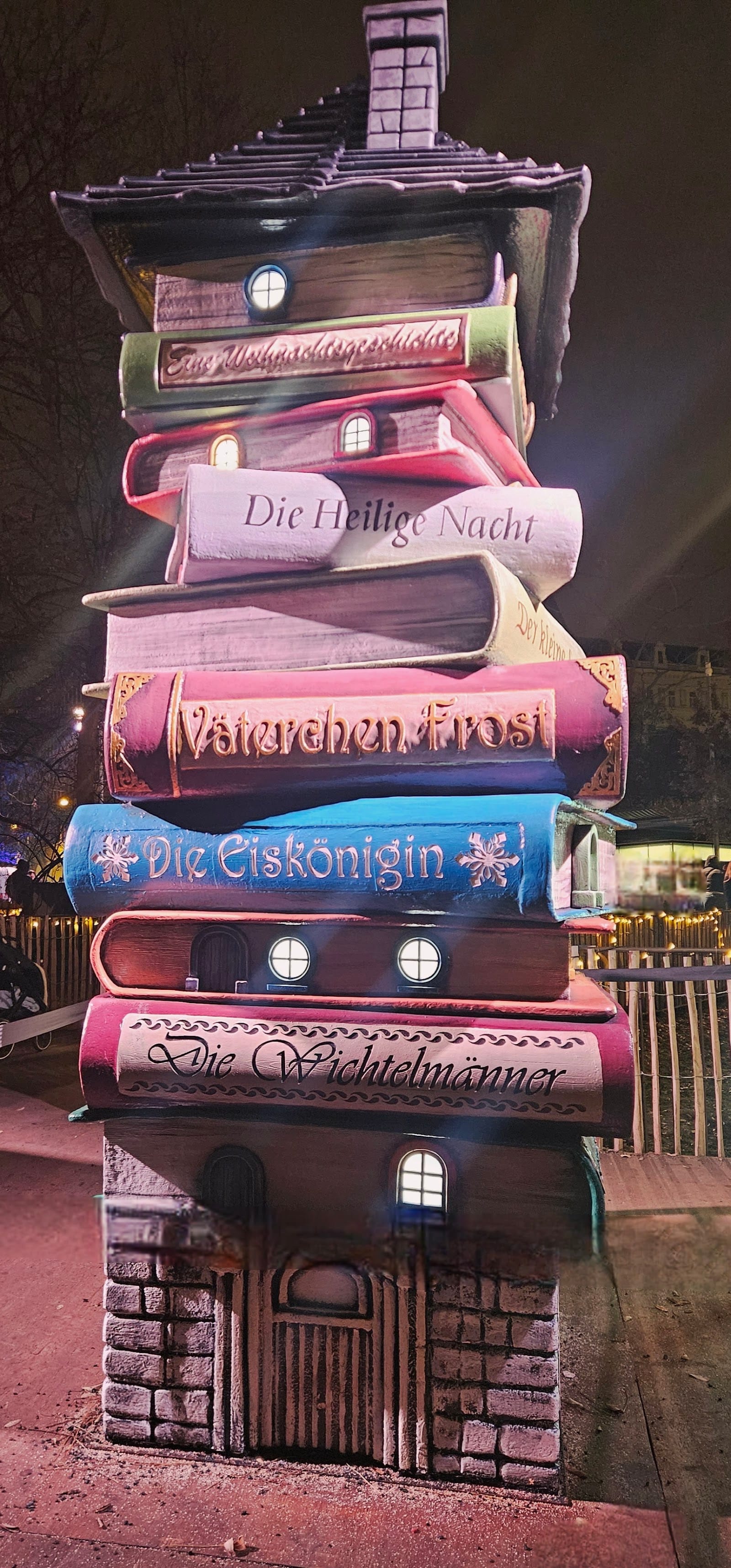 Vienna Christmas Markets 2026: Rathausplatz lights, Schönbrunn glühwein, all und — photo