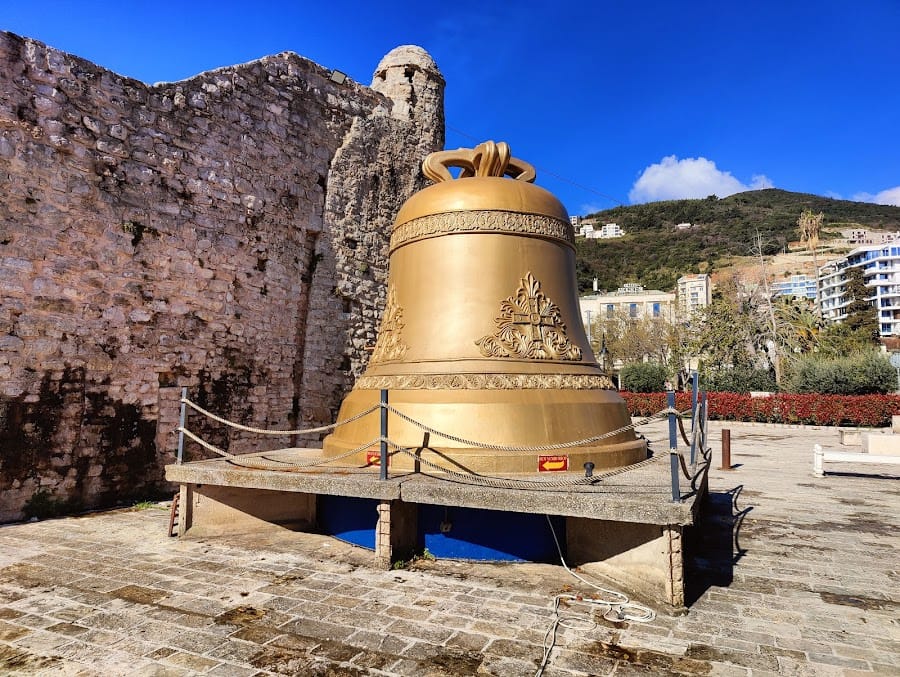 Bell (The Long Ships)
