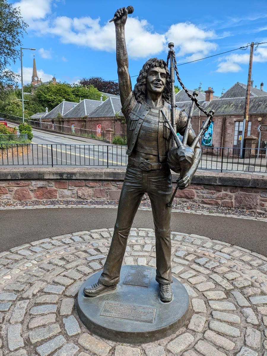 Bon Scott Statue