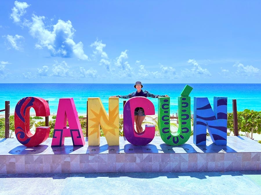 Cancún Sign