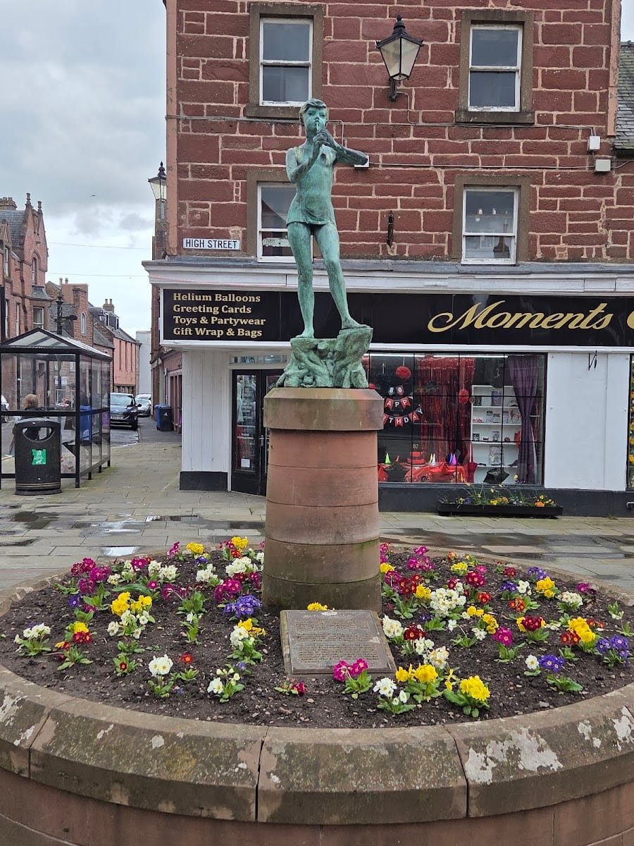 Peter Pan Statue