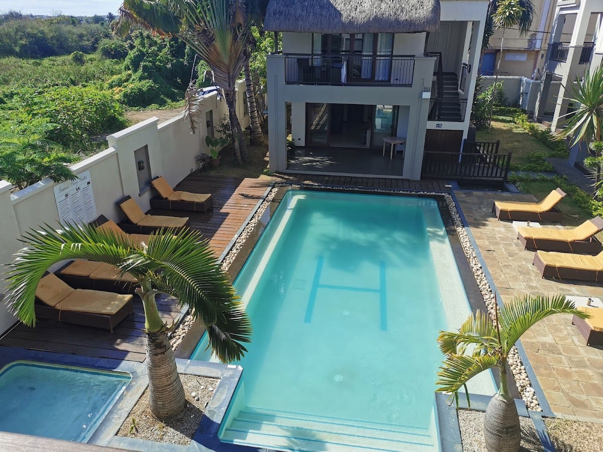 Grand Bay Suites photo 2