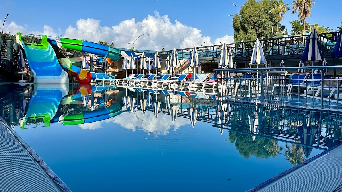 Relax Beach Hotel photo 3