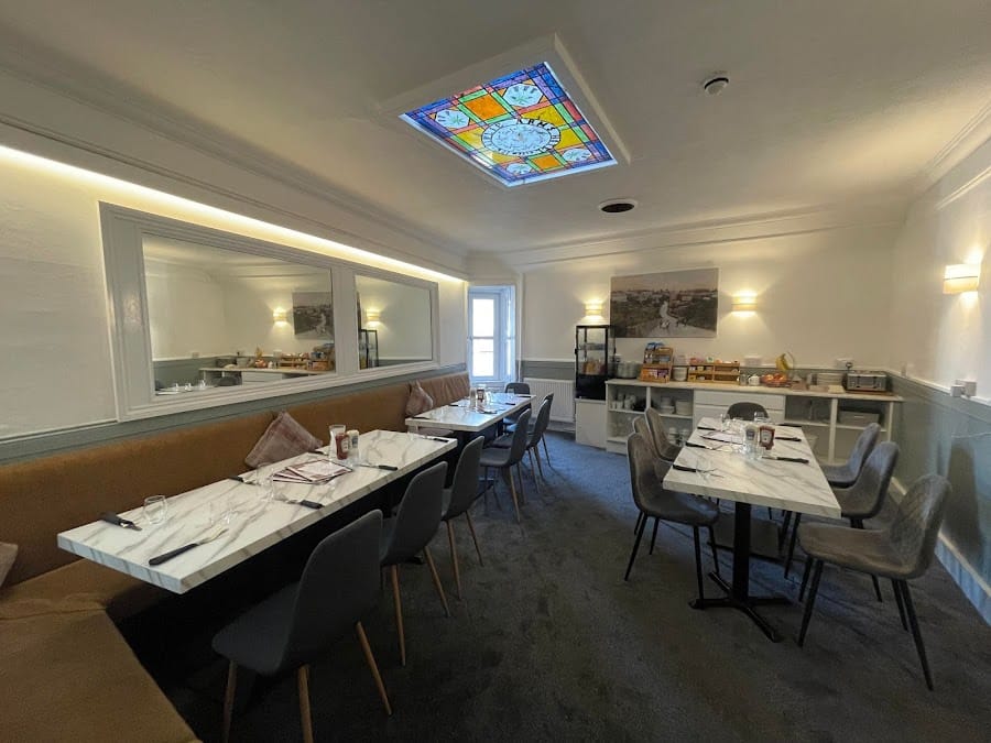 The Airlie Arms Hotel & Restaurant