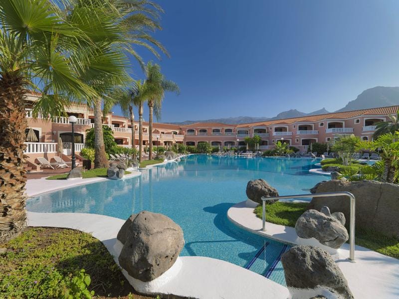 Winter sun on a budget: cheapest warm escapes Nov–Feb 2026 — photo