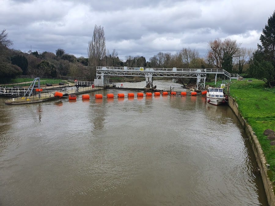 East Farleigh lock
