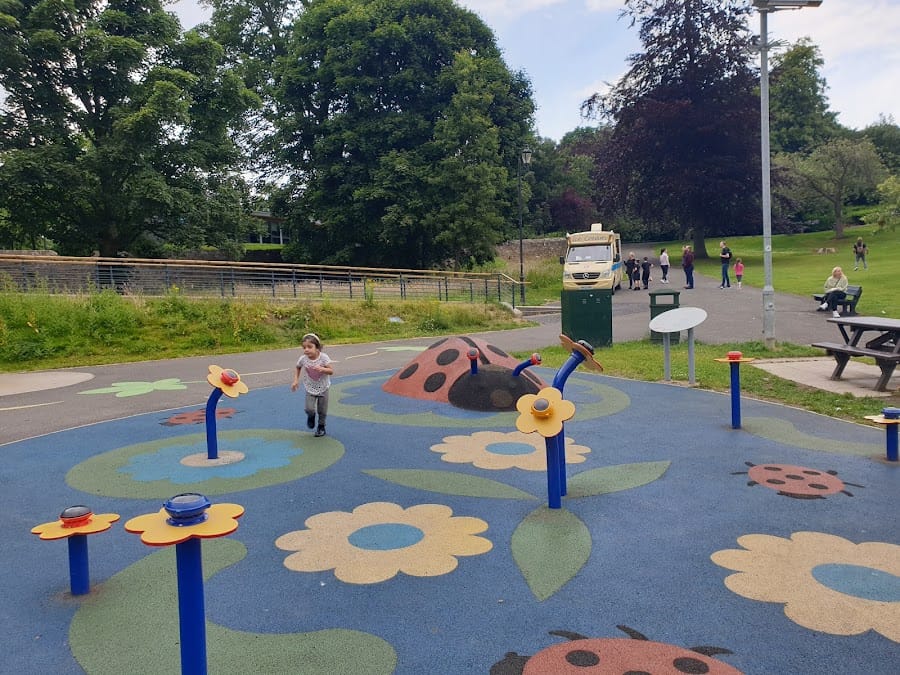 Pittencrieff Park