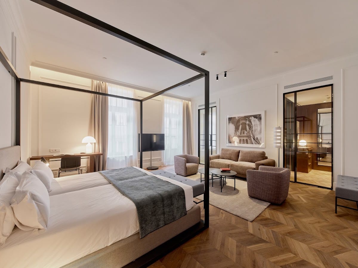 Kozmo Hotel Suites & Spa - Small Luxury Hotels photo 2