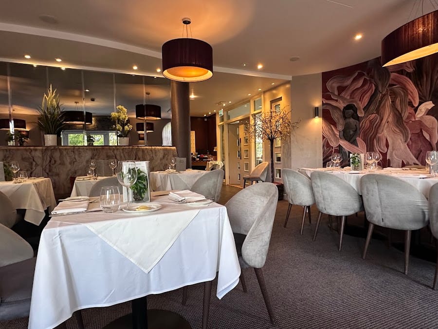 315 Bar Restaurant Hotel and Luxury Spa