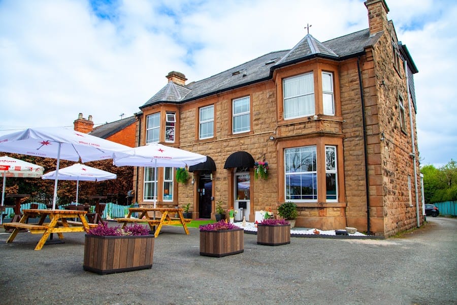 Pine Lodge Hotel & Restaurant