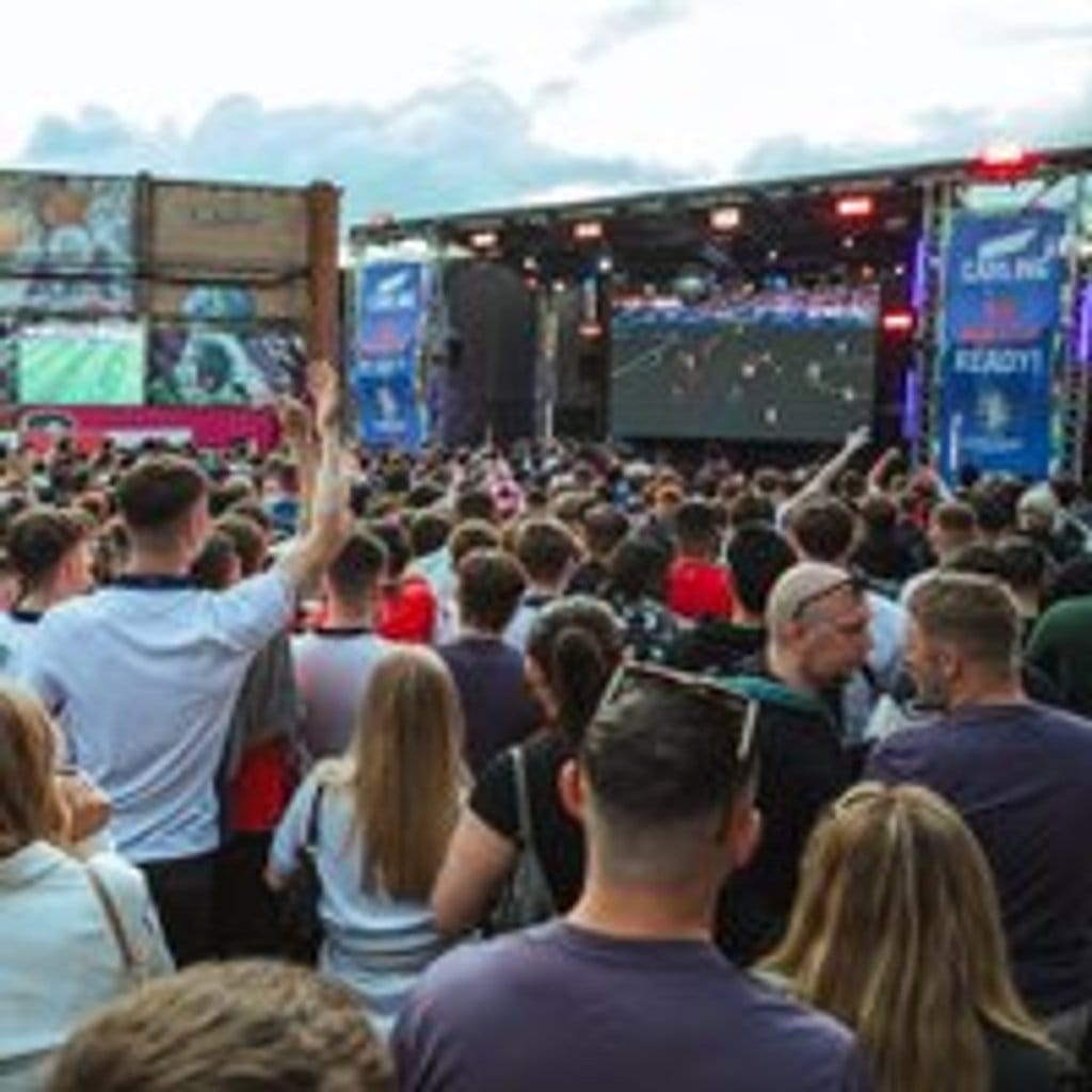 £700 off Greek islands + Manchester gigs sorted — photo