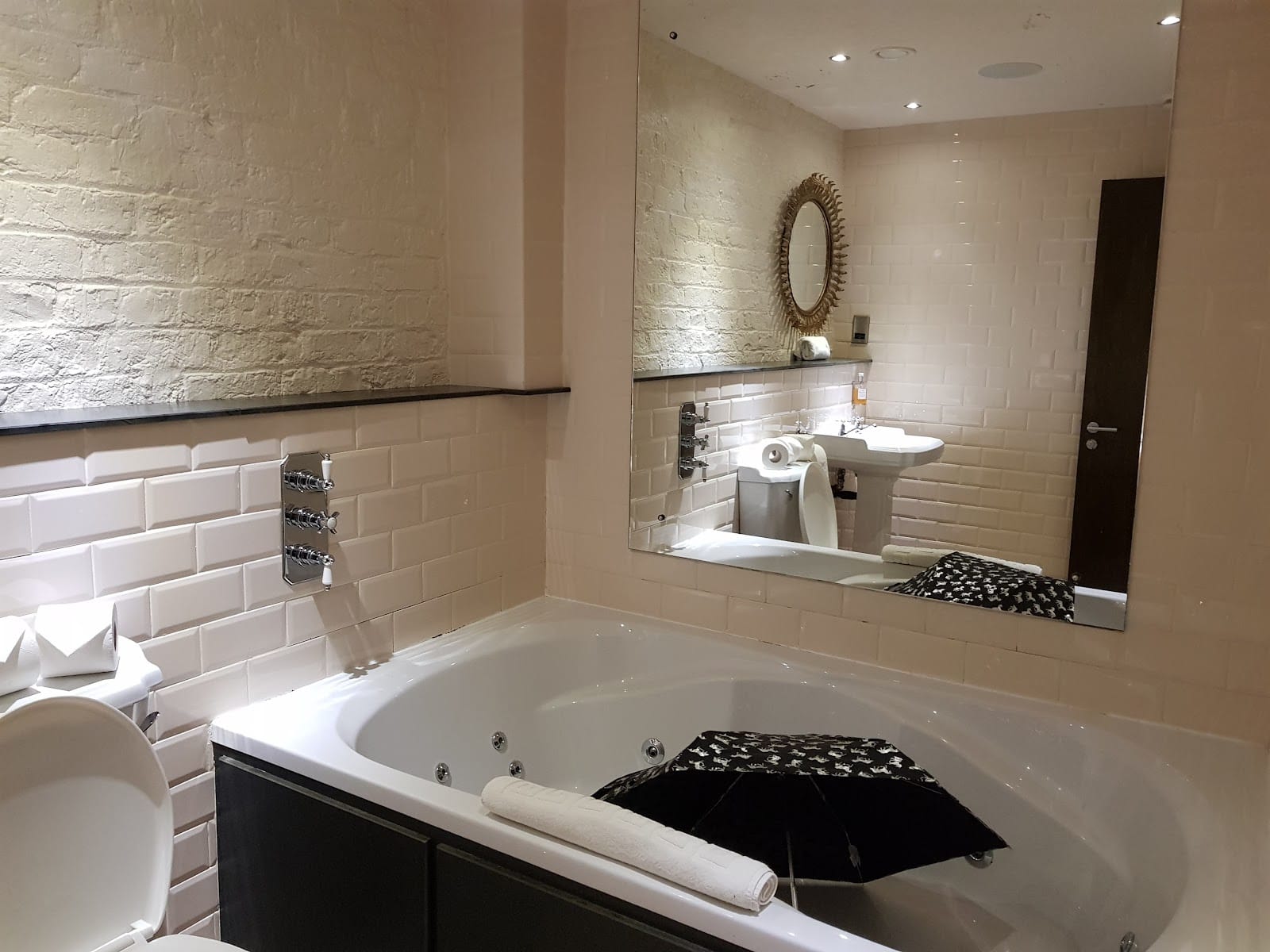 Where to Stay in Liverpool: Best Areas & Hotels — photo