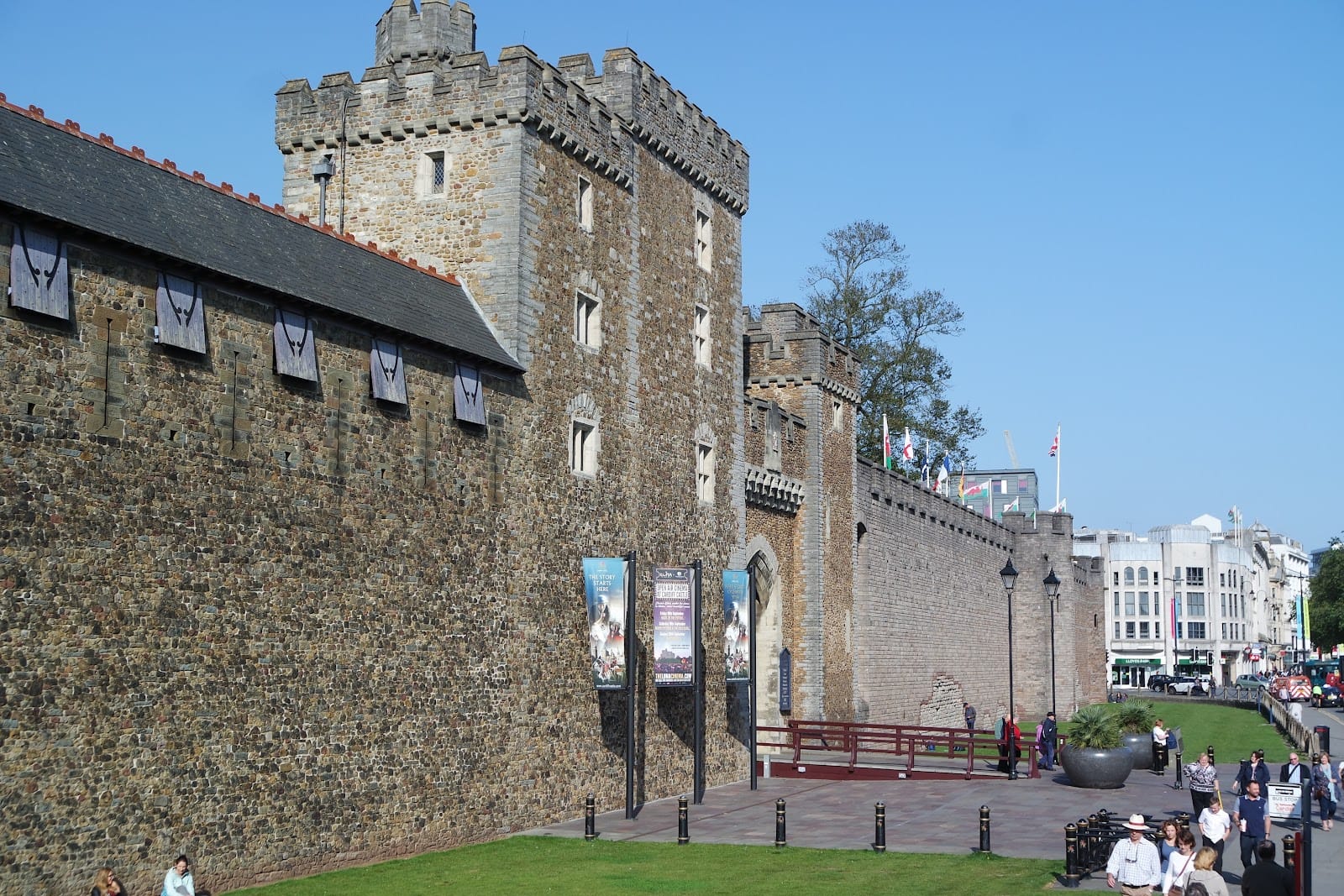 Cardiff Castle Tickets: What to Know Before You Go — photo