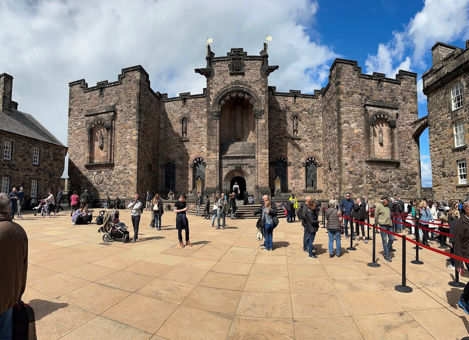 Edinburgh Castle Tickets: What to Know Before You Go — photo