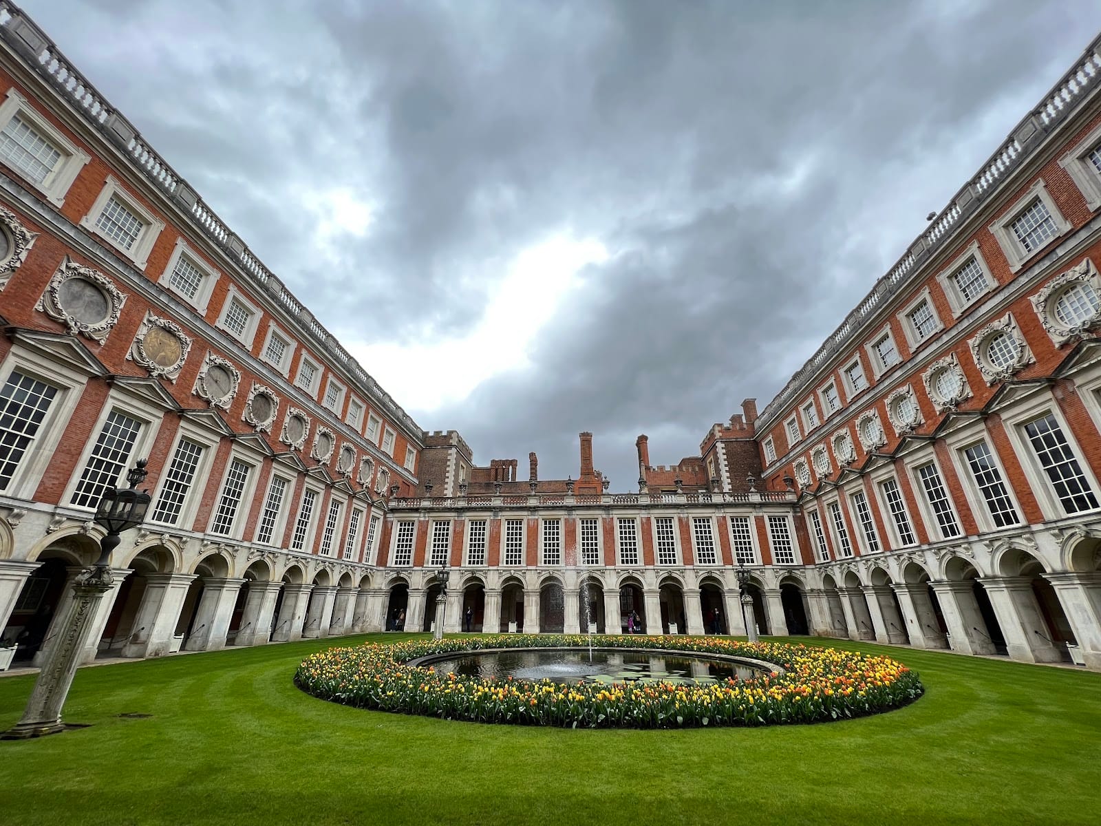 Hampton Court Palace Tickets: What to Know Before You Go — photo