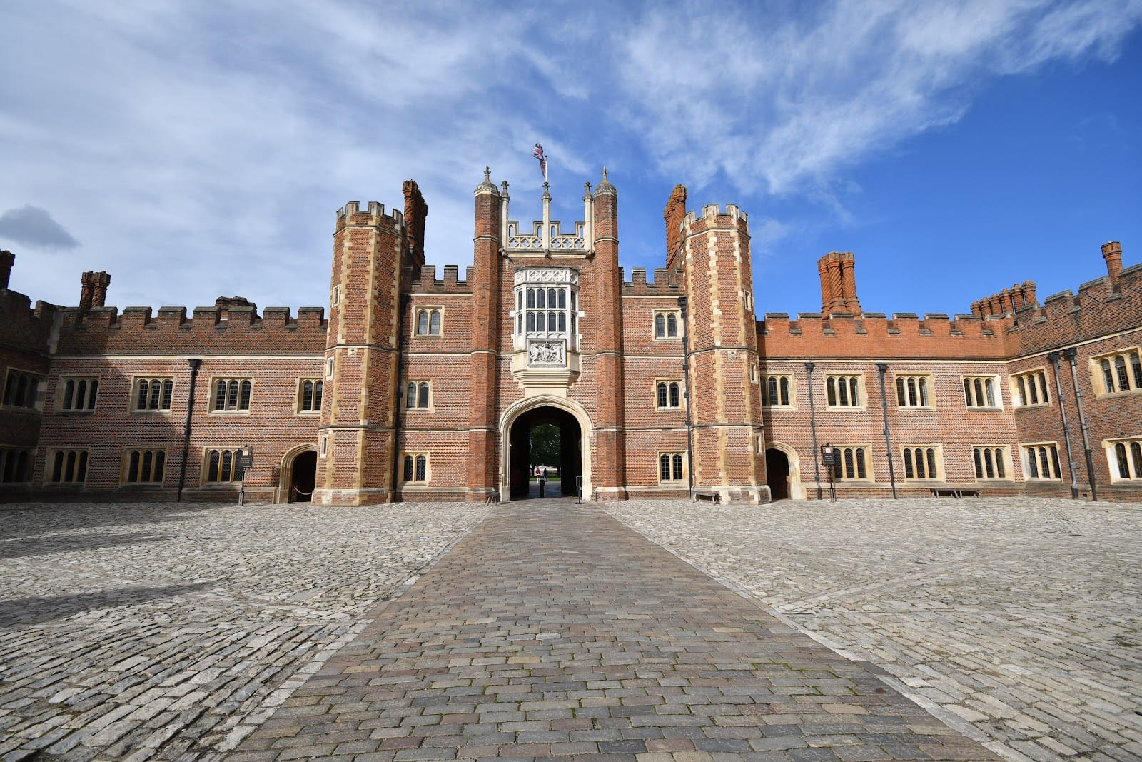 Hampton Court Palace Tickets: What to Know Before You Go — photo
