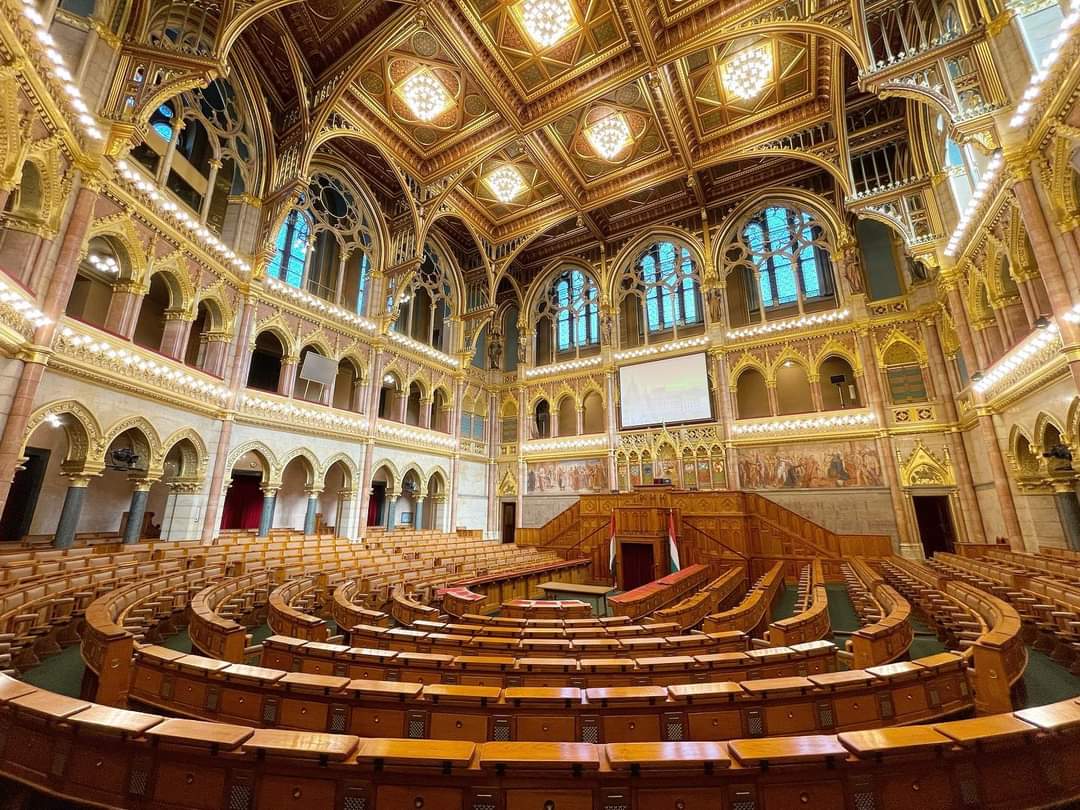 Hungarian Parliament Building Tickets: What to Know — photo