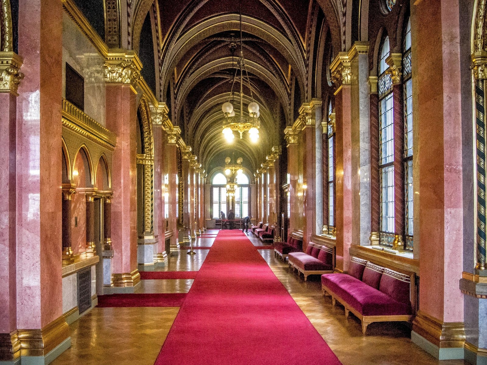 Hungarian Parliament Building Tickets: What to Know — photo