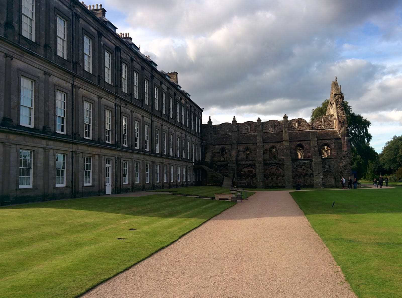 Palace of Holyroodhouse Tickets: What to Know Before You Go — photo