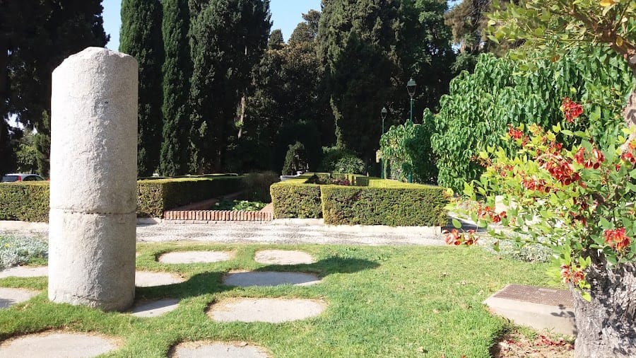 Jardines de Puerta Oscura