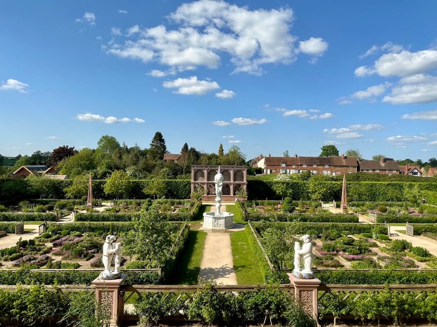 Kenilworth Castle and Elizabethan Garden