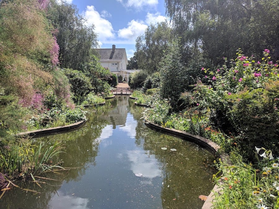 Reg's Award Winning Gardens