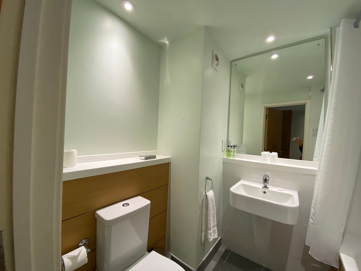 De Vere Cotswold Water Park photo 4