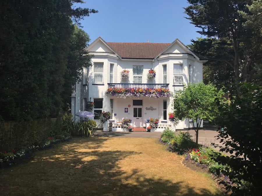 Balincourt Hotel & Guest House