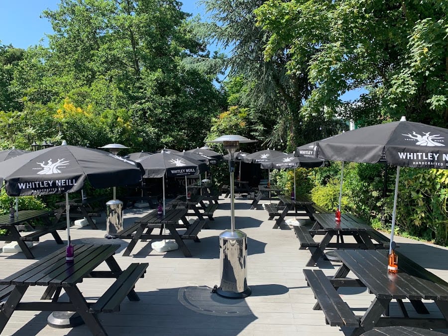 Riverside Inn
