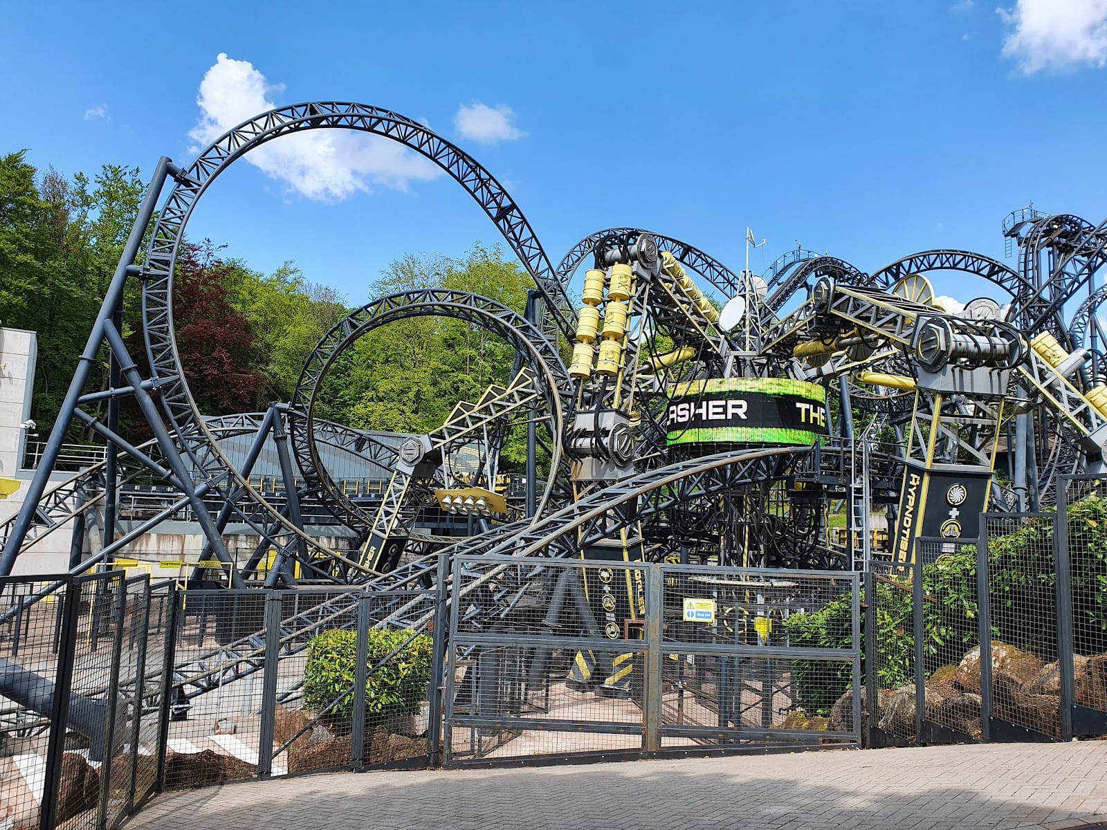 Alton Towers Tickets: What to Know Before You Go — photo