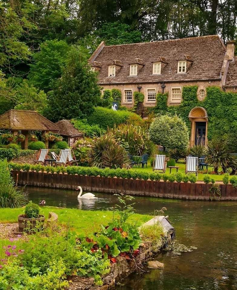 Where to Stay in the Cotswolds: Best Areas & Hotels — photo
