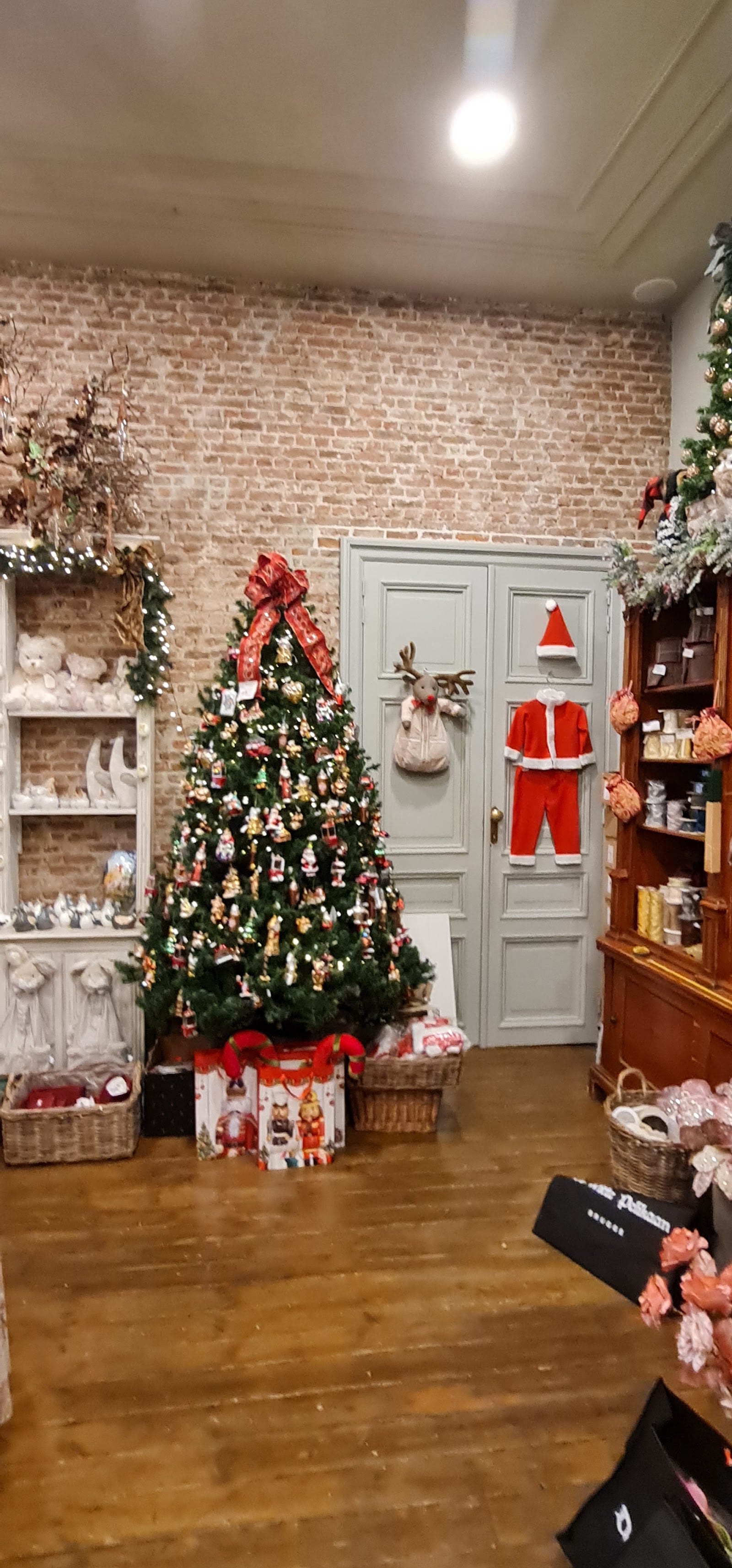 Bruges Christmas Markets: Where to Go & Stay — photo