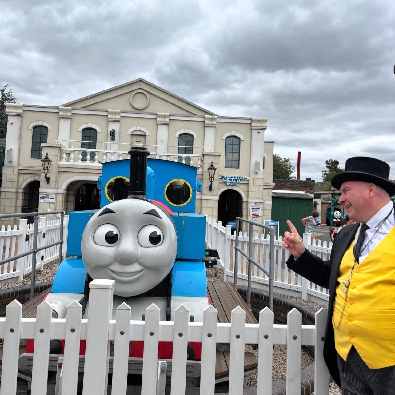 Drayton Manor Tickets: What to Know Before You Go — photo