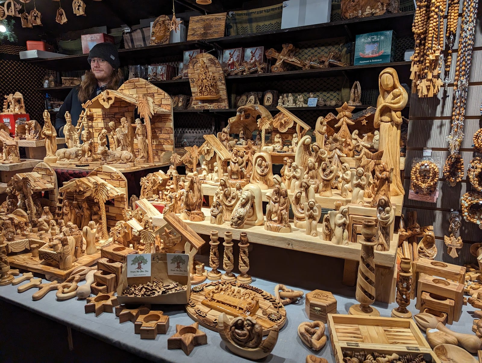 Edinburgh Christmas Markets: Where to Go & Stay — photo