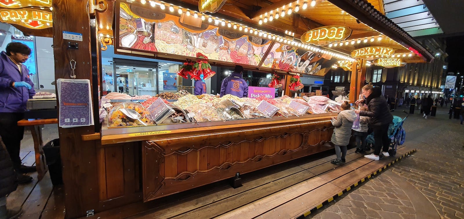 Manchester Christmas Markets: Where to Go & Stay — photo